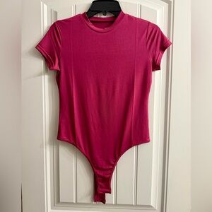 Women’s Short Sleeve Bodysuit - M